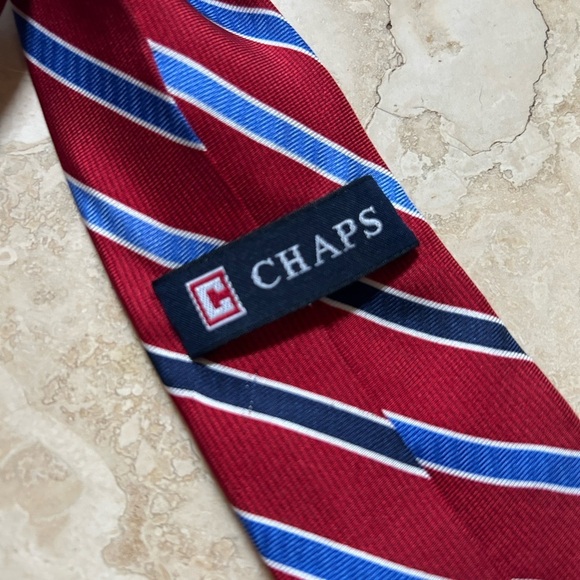 Chaps Tie Red with blue stripes 🥞 - Picture 4 of 4